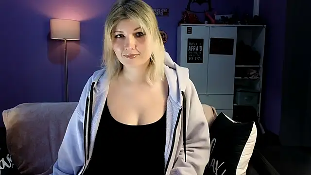 olisunny5 online show from April 21, 5:42 pm