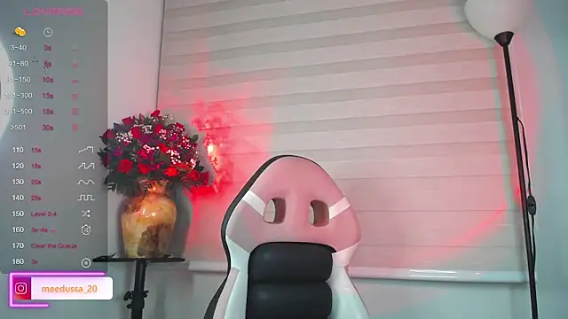 meedussa 20  online show from February 15, 6:16 am