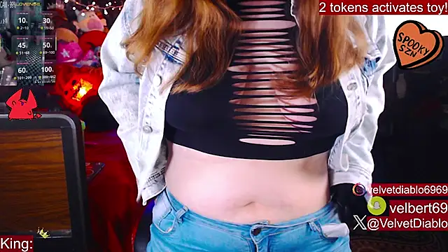 Snapshot of VelvetDiablo chatting on October 21, 12:14 am VelvetDiablo online show from October 21, 12:14 am