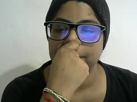 Sultryindianx100 online show from April 22, 8:33 am