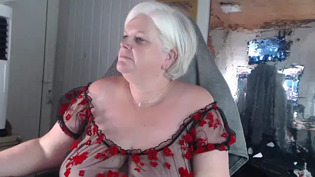 Snapshot of sexychazza16 chatting on October 13, 10:45 pm sexychazza16 online show from October 13, 10:45 pm