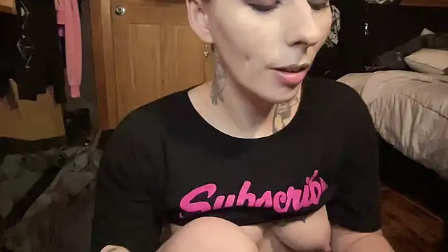Snapshot of TeenyDoll chatting on September 26, 3:48 am TeenyDoll online show from September 26, 3:48 am