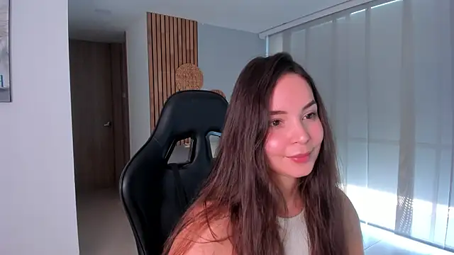 AnnieHallX online show from August 2, 7:39 pm