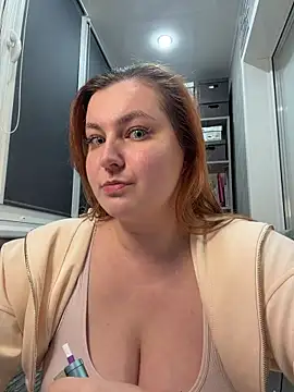 CandyShoopp online show from January 14, 4:45 pm