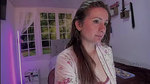 vanessabrown  online show from March 27, 1:34 pm