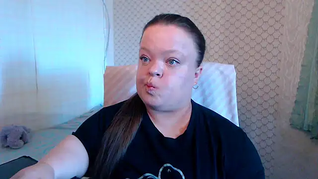 Janiffer MiMi online show from June 19, 9:24 am