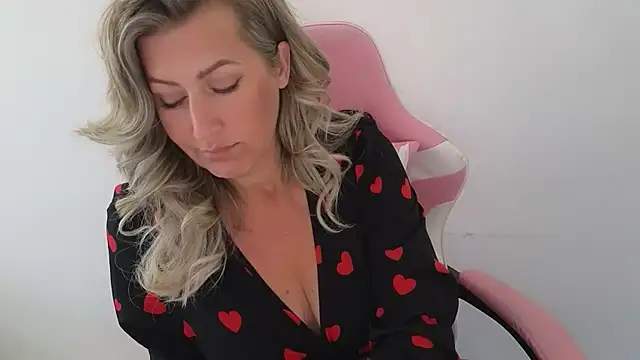 TessToy online show from April 28, 11:58 am