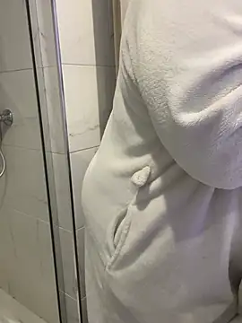 sweeti Em online show from April 20, 6:55 pm