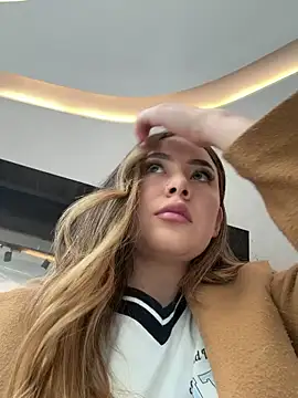 sammbunny online show from April 29, 8:47 pm