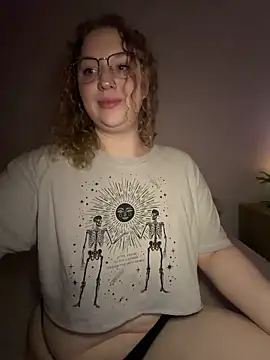 EmmieRae online show from March 5, 9:16 am