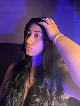 Valentinne z online show from April 27, 8:00 am