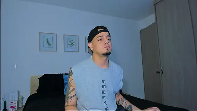 alejandro calderon1 online show from December 20, 5:55 am