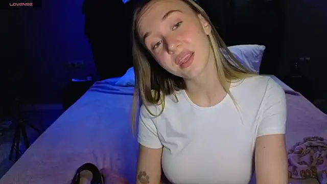 SexyCocobutt online show from April 12, 2:42 pm