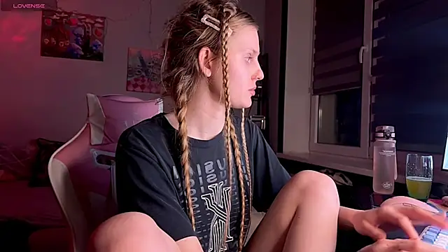 Chanel Gill online show from April 20, 9:29 pm