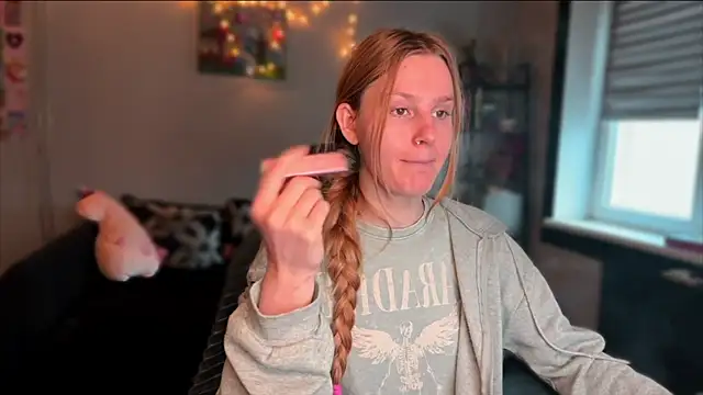 Chanel Gill online show from December 16, 7:58 am