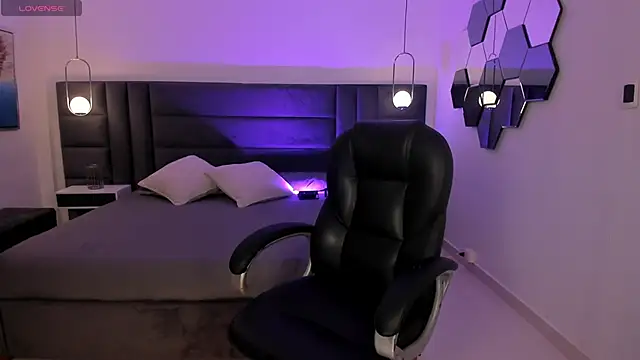 JennaOlsonX online show from February 12, 7:15 pm