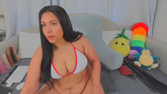 MeghanXO online show from April 24, 2:09 pm