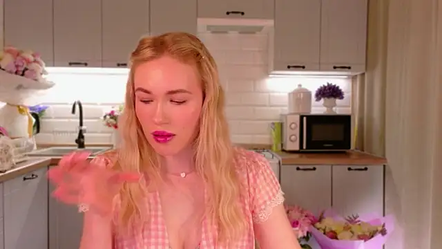 Veronika Mitchel online show from November 29, 3:05 pm