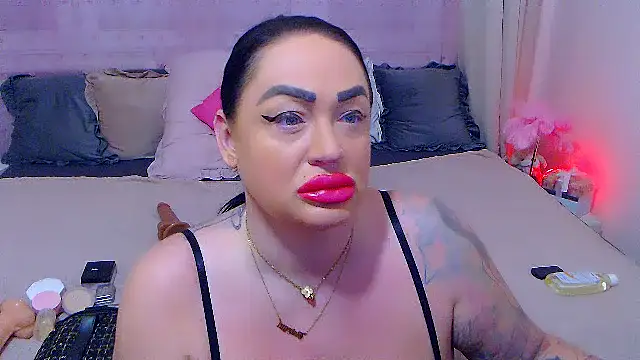Snapshot of BustyVicky chatting on October 18, 9:38 pm BustyVicky online show from October 18, 9:38 pm
