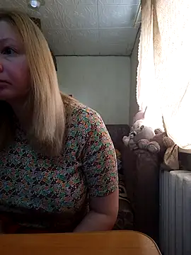 BustyBlond online show from April 25, 4:48 am