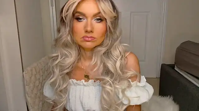 Tinkerbell822 online show from April 22, 7:38 am