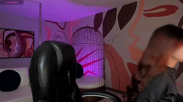 ErikaBenz  online show from October 18, 1:14 pm