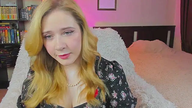 Lav Tender online show from September 25, 7:55 pm