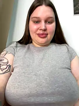 Snapshot of perfect_sweety_girl chatting on October 5, 12:26 am perfect sweety girl online show from October 5, 12:26 am