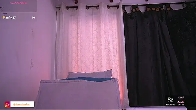 Snapshot of danna_berlin_ chatting on October 17, 7:39 pm danna berlin online show from October 17, 7:39 pm