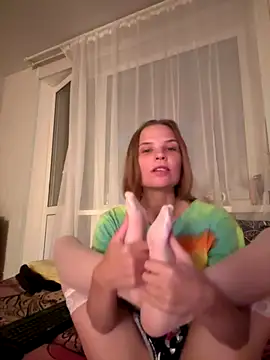 Snapshot of LeyaJohnson chatting on September 28, 3:17 pm LeyaJohnson online show from September 28, 3:17 pm