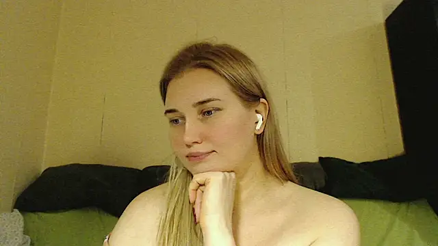 mmmPinUpGirl online show from November 23, 9:05 pm