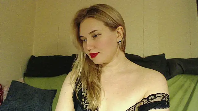mmmPinUpGirl online show from November 12, 7:34 pm