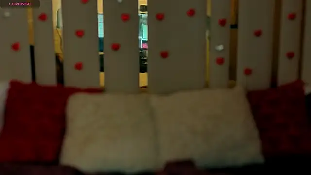 Daphne Moss online show from February 25, 2:04 pm