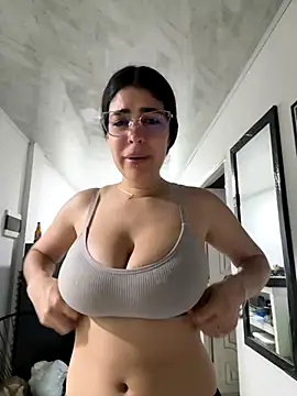 Snapshot of _Niah_ chatting on September 19, 11:37 pm Niah online show from September 19, 11:37 pm