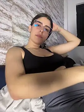Snapshot of _Niah_ chatting on October 4, 1:11 am Niah online show from October 4, 1:11 am