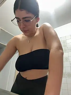 Snapshot of _Niah_ chatting on October 18, 11:28 pm Niah online show from October 18, 11:28 pm