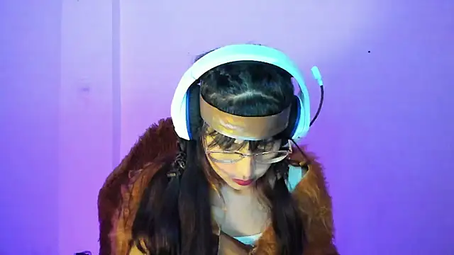 Little Lisy online show from December 1, 5:00 am