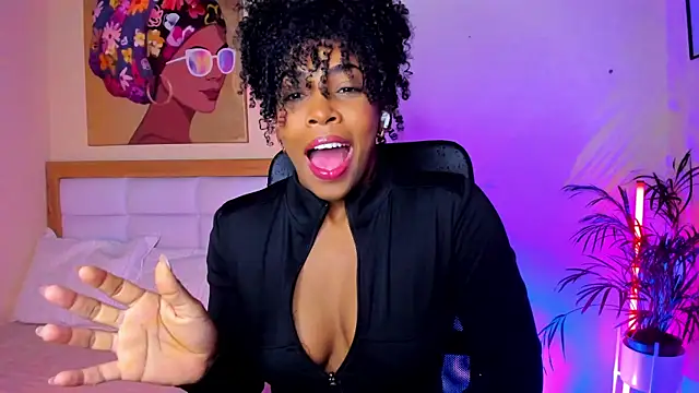 AitanaBrown  online show from April 26, 1:20 pm