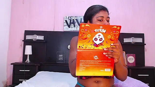 malorybrown online show from April 24, 1:25 pm