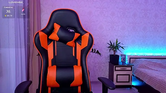 Elishka  online show from March 4, 9:32 pm