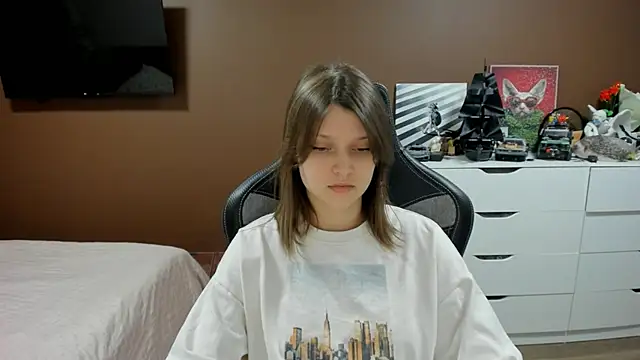 SoniNesti online show from April 24, 2:42 pm