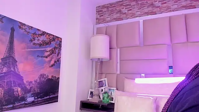 ShaniaBrownn online show from April 27, 8:06 pm