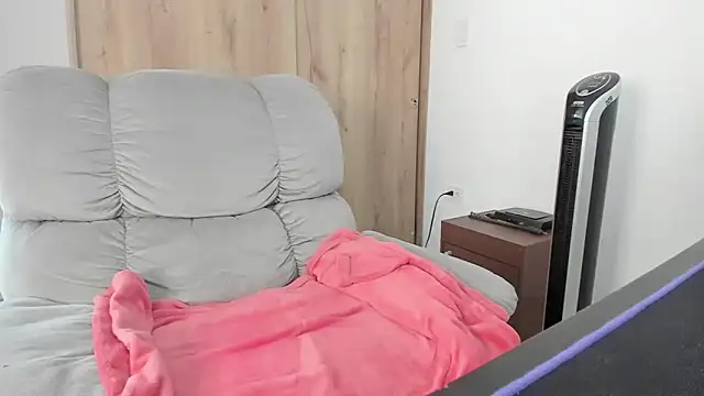 xspecialoomx online show from April 27, 7:22 pm