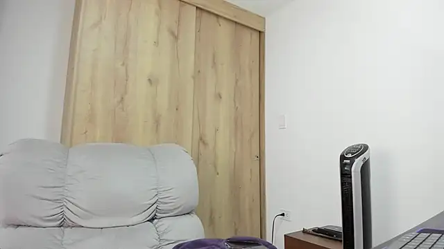 xspecialoomx online show from April 8, 8:00 pm