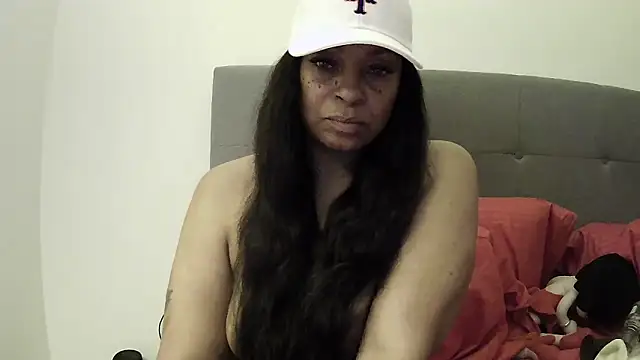 MSweetLindaParks online show from June 14, 5:19 am