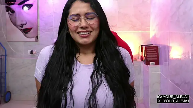 LauraRuiz1 online show from May 16, 2:03 am