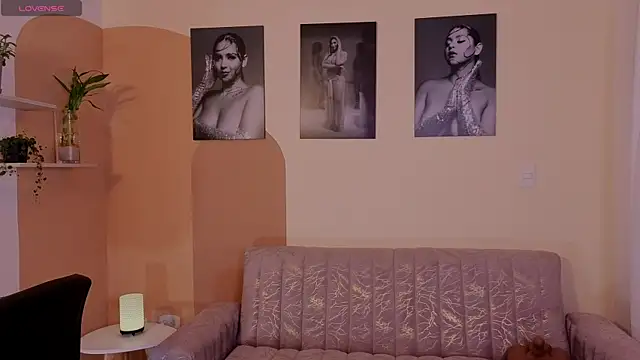 ToriCrossX online show from February 10, 1:36 pm