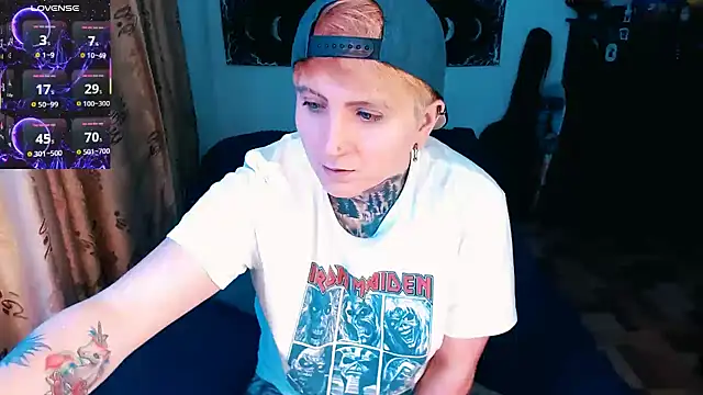 Marieblueeyes online show from November 7, 2:28 am