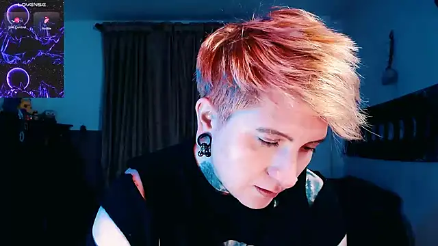 Marieblueeyes online show from November 14, 3:39 am