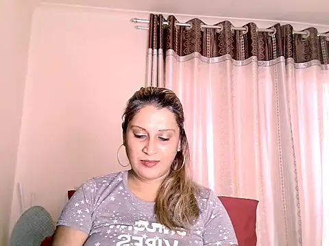 Snapshot of eroticbeauty37 chatting on September 27, 11:28 am eroticbeauty37 online show from September 27, 11:28 am